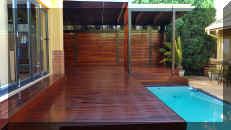 Johan CCAPine Pergola RedIronbark Deck and Screen 4.jpg (265178 bytes)