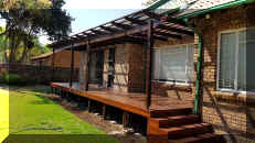Leon - Ironbark CCAPine Pergola 4.jpg (356267 bytes)