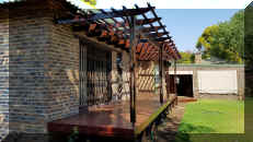 Leon - Ironbark CCAPine Pergola 7.jpg (338017 bytes)