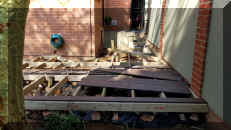 MOSO Bamboo decking 4.jpg (277857 bytes)