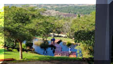 RedIronbark Pond Deck Mooikloof 3.jpg (435531 bytes)