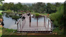 RedIronbark Pond Deck Mooikloof 5.jpg (353467 bytes)