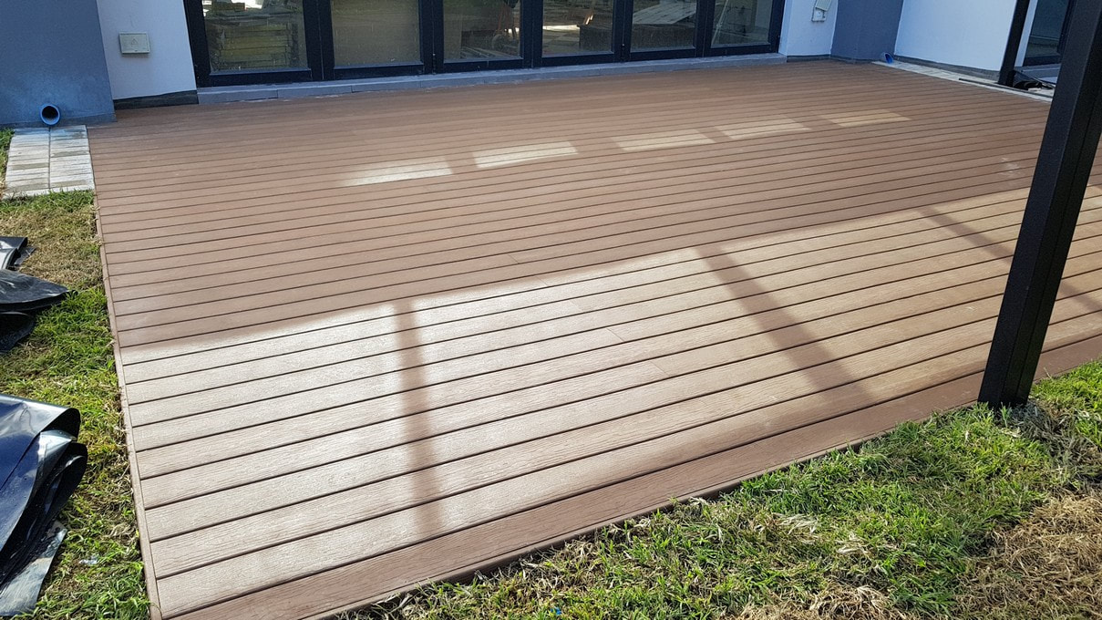 A MoistureShield euro composite deck in Pretoria, masterfully built by Timbermann.